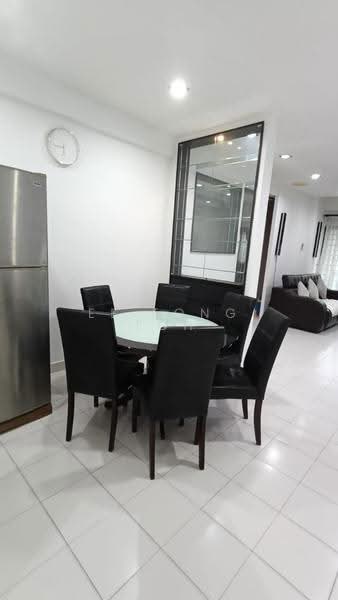 Pangsapuri untuk Dijual di Danga View Apartment - Ee Fong Toh - Dining Room - PropertyGuru.com.my