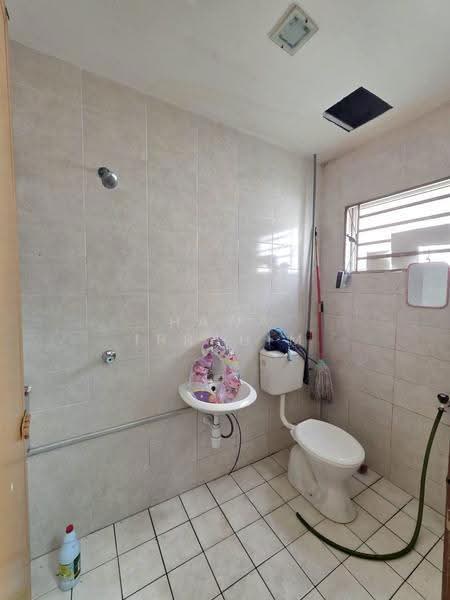 Terraced House for Sale in Taman Jelok Impian (Kajang) - Hawa Ibrahim - Bathroom - PropertyGuru.com.my