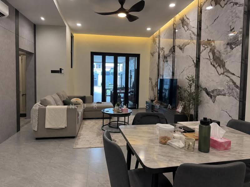 Cluster House for Sale in Taman Gaya (Ulu Tiram) - Nur Alisya - Living Room - PropertyGuru.com.my
