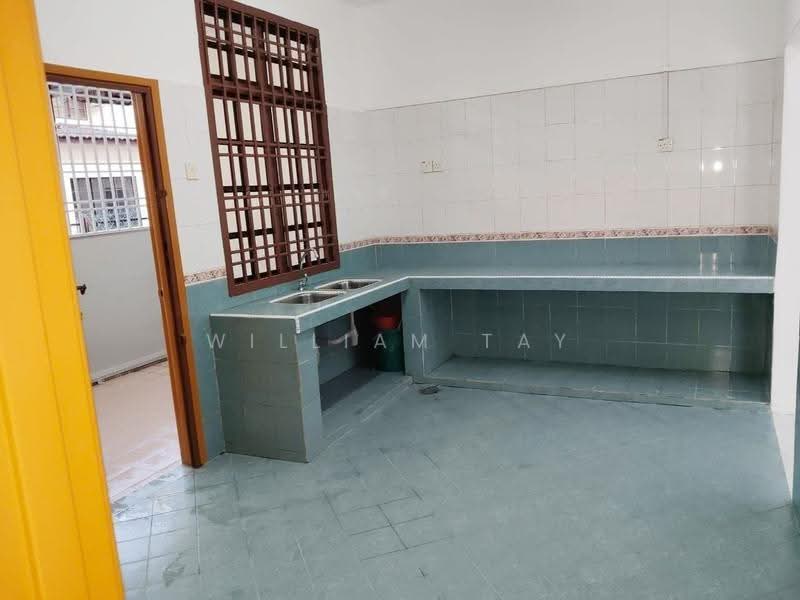 Rumah Teres 2-Tingkat untuk Dijual di Taman Tampoi Indah (Tampoi) - William Tay - Kitchen - PropertyGuru.com.my