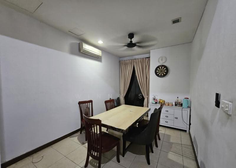 Rumah Teres 2-Tingkat untuk Dijual di Bukit Jelutong (Shah Alam) - Winny Su - Dining Room - PropertyGuru.com.my