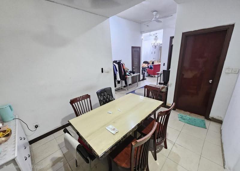 Rumah Teres 2-Tingkat untuk Dijual di Bukit Jelutong (Shah Alam) - Winny Su - Dining Room - PropertyGuru.com.my