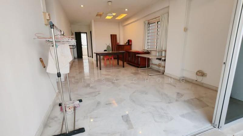 Kondominium untuk Dijual di Meadow Park 2 - Melissa Chong - Living Room - PropertyGuru.com.my