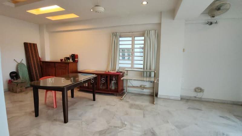 Kondominium untuk Dijual di Meadow Park 2 - Melissa Chong - Living Room - PropertyGuru.com.my