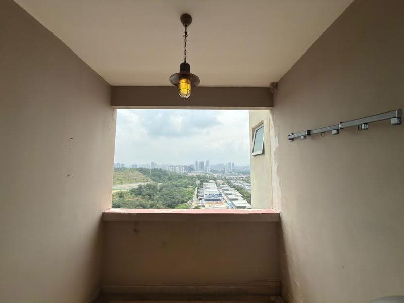 Kondominium untuk Dijual di Aman Heights Condominium - TY Tan - Balcony - PropertyGuru.com.my