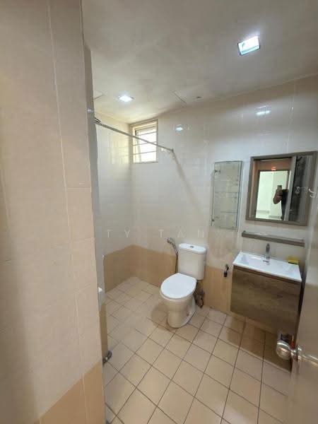 Kondominium untuk Dijual di Aman Heights Condominium - TY Tan - Bathroom - PropertyGuru.com.my