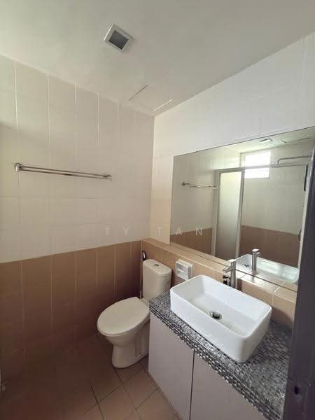 Kondominium untuk Dijual di Aman Heights Condominium - TY Tan - Bathroom - PropertyGuru.com.my
