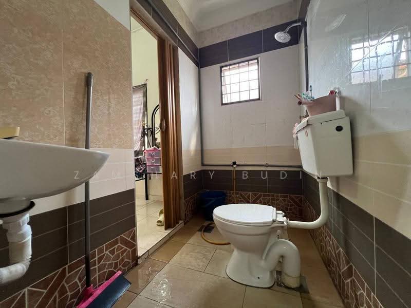 2-storey Terraced House for Sale in Bandar Teknologi Kajang (Kajang) - Zamshary Budin - Bathroom - PropertyGuru.com.my