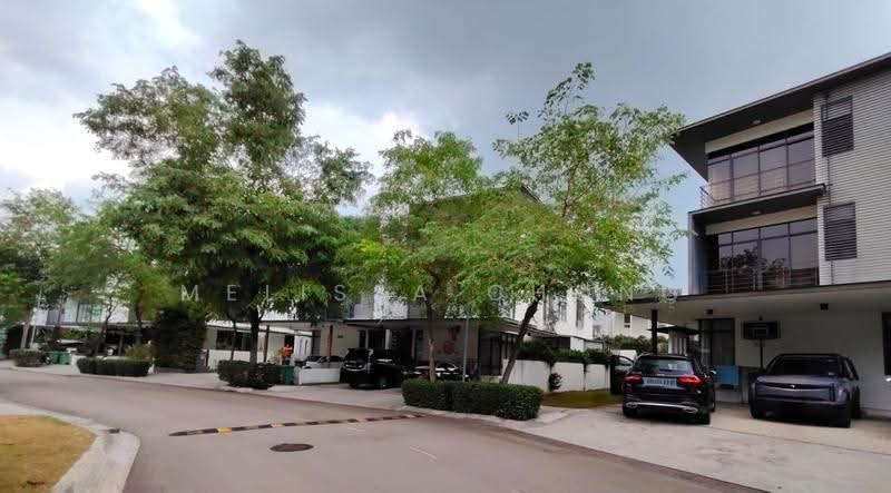Rumah Berkembar untuk Dijual di Seri Kembangan (Selangor) - Melissa Chong - Exterior - PropertyGuru.com.my
