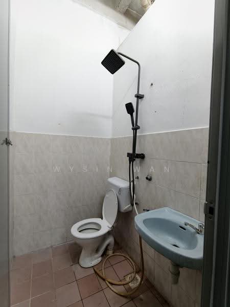 Bungalow House for Rent in Kampung Cempaka (Petaling Jaya) - Wysin Wan - Bathroom - PropertyGuru.com.my