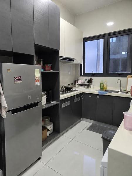 Condominium for Rent at Amberside @ Country Garden Danga Bay - Nur Alisya - Kitchen - PropertyGuru.com.my