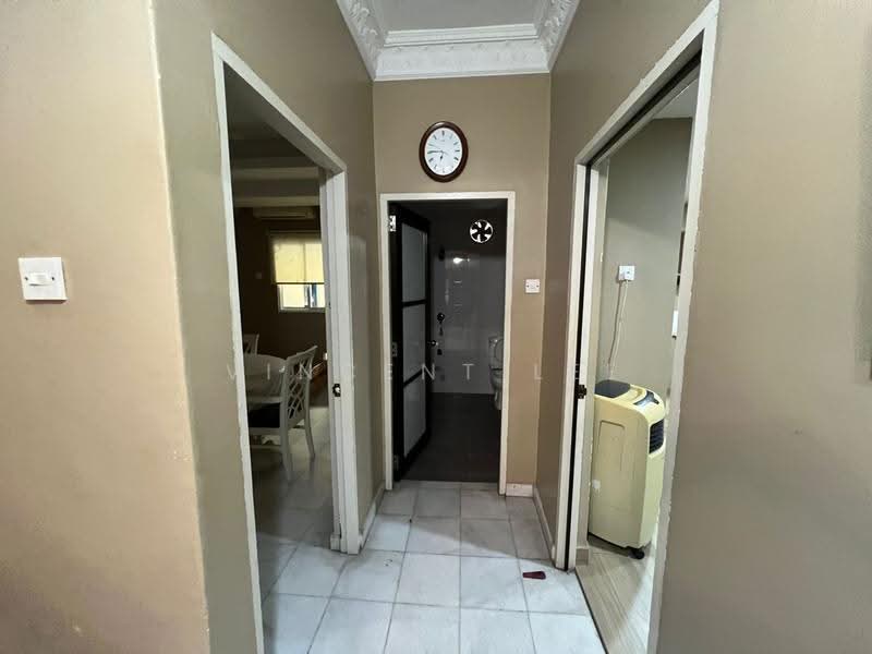 2-storey Terraced House for Rent in Bangsar (Kuala Lumpur) - Vincent Lee - Corridor - PropertyGuru.com.my