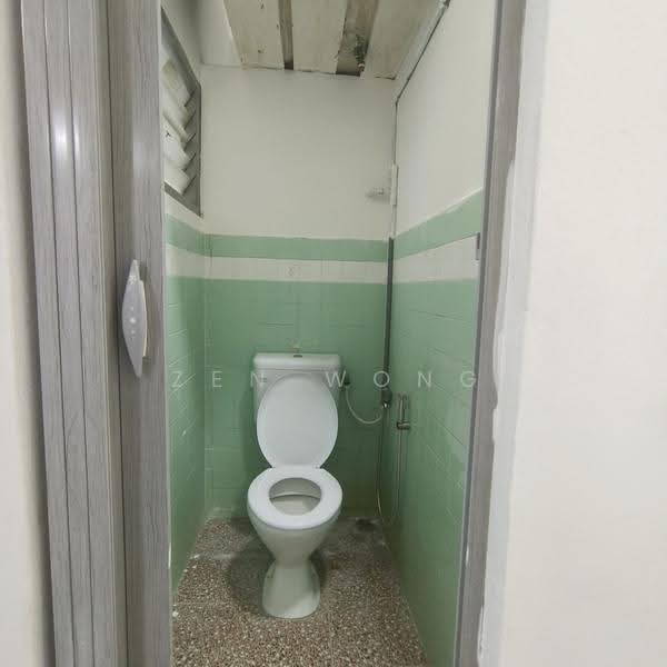 1-storey Terraced House for Sale in Parit Raja (Johor) - Zen Wong - Bathroom - PropertyGuru.com.my