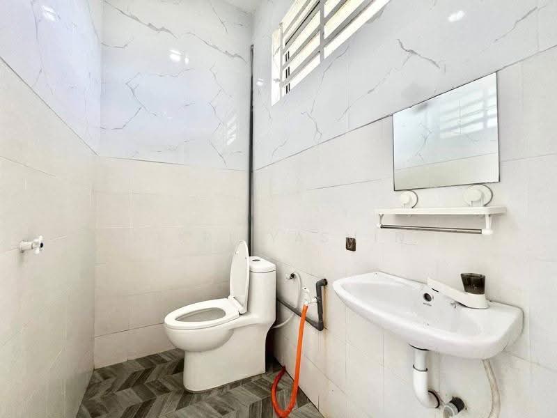 Semi-Detached House for Sale in Desa Salak Idaman (Sepang) - Fikri Yasmin - Bathroom - PropertyGuru.com.my
