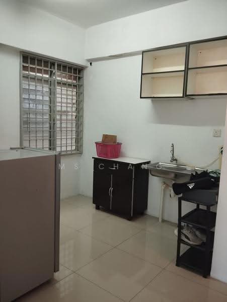 Pangsapuri untuk Dijual di Taman Lone Pine (Medium Low Cost) - Ms Chang - Kitchen - PropertyGuru.com.my