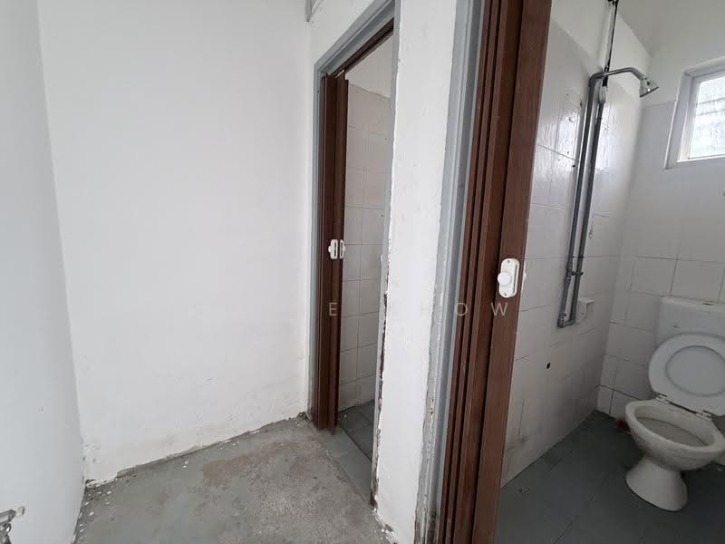 Kedai / Pejabat untuk Disewa di Setapak (Kuala Lumpur) - Shane Khow - Bathroom - PropertyGuru.com.my
