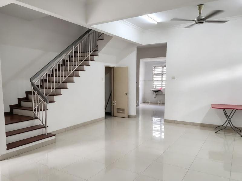Rumah Teres 2-Tingkat untuk Disewa di Kemuning Utama (Shah Alam) - Tabris Wong - Living Room - PropertyGuru.com.my