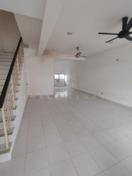 Rumah Teres 2-Tingkat untuk Disewa di M Residence 2 (Rawang) - Agnes Leong - Living Room - PropertyGuru.com.my