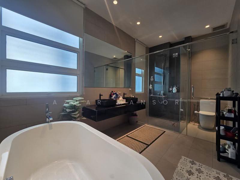 Bungalow House for Sale in Denai Alam (Shah Alam) - Azhar Mansor - Master Bathroom - PropertyGuru.com.my