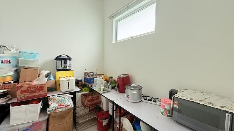 3-storey Terraced House for Sale in Bandar Teknologi Kajang (Kajang) - Dlynie Ooi - Kitchen - PropertyGuru.com.my