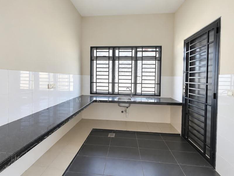 2-storey Terraced House for Rent in Bandar Rimbayu (Telok Panglima Garang) - Miki You - Kitchen - PropertyGuru.com.my
