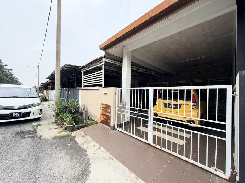 1-storey Terraced House for Sale in Meru (Klang) - Muizz Razak - Exterior - PropertyGuru.com.my