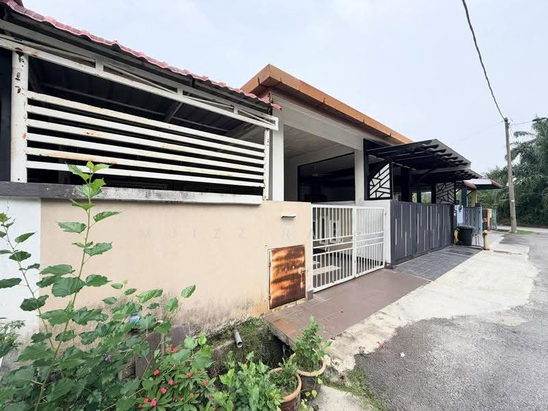 1-storey Terraced House for Sale in Meru (Klang) - Muizz Razak - Exterior - PropertyGuru.com.my