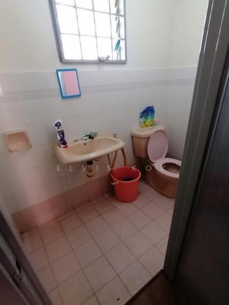 2-storey Terraced House for Sale in Bandar Bukit Puchong (Puchong) - Elvis Kok - Bathroom - PropertyGuru.com.my