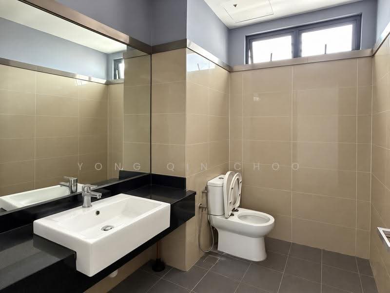 Office for Sale in Seksyen U1 (Glenmarie) - Yong Qin Choo - Bathroom - PropertyGuru.com.my