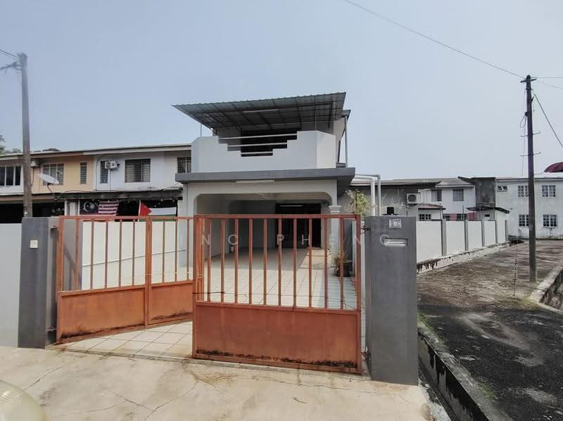 2-storey Terraced House for Rent in Taman Cheng Utama (Cheng) - Vinc Pheng - Exterior - PropertyGuru.com.my