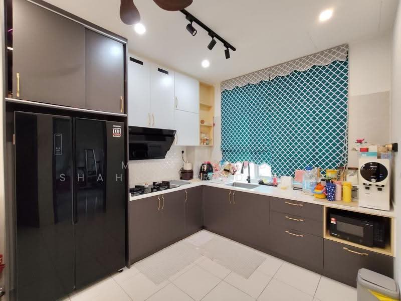 Townhouse for Sale in Cybersouth (Dengkil) - Muhammad Shahrul Ridhwan Mehamad Nasir - Kitchen - PropertyGuru.com.my