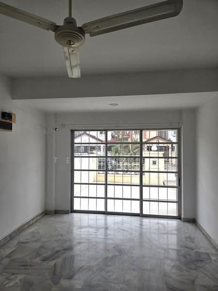 Rumah Teres 2-Tingkat untuk Disewa di Subang Jaya (Selangor) - Terry Yee - Living Room - PropertyGuru.com.my