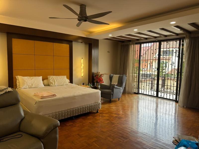 Semi-Detached House for Sale in Jalan Ipoh (Kuala Lumpur) - Elaine Yew - Bedroom - PropertyGuru.com.my