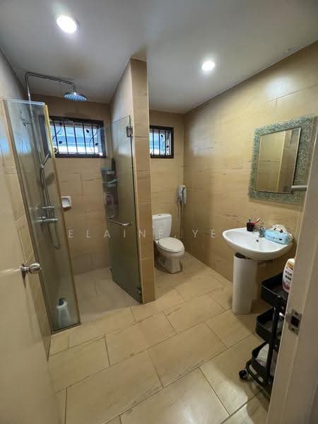 Semi-Detached House for Sale in Jalan Ipoh (Kuala Lumpur) - Elaine Yew - Bathroom - PropertyGuru.com.my