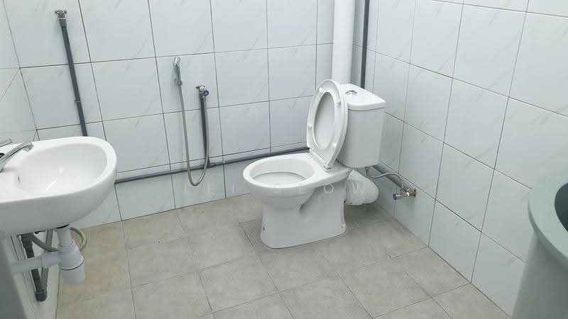 Pejabat untuk Disewa di University heights commercial shoplot (Gelugor) - Lei Seow - Bathroom - PropertyGuru.com.my