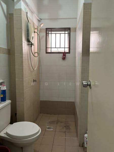 Kondominium untuk Dijual di Pudu Impian 2 - Vila Tropika - W G Liew - Bathroom - PropertyGuru.com.my