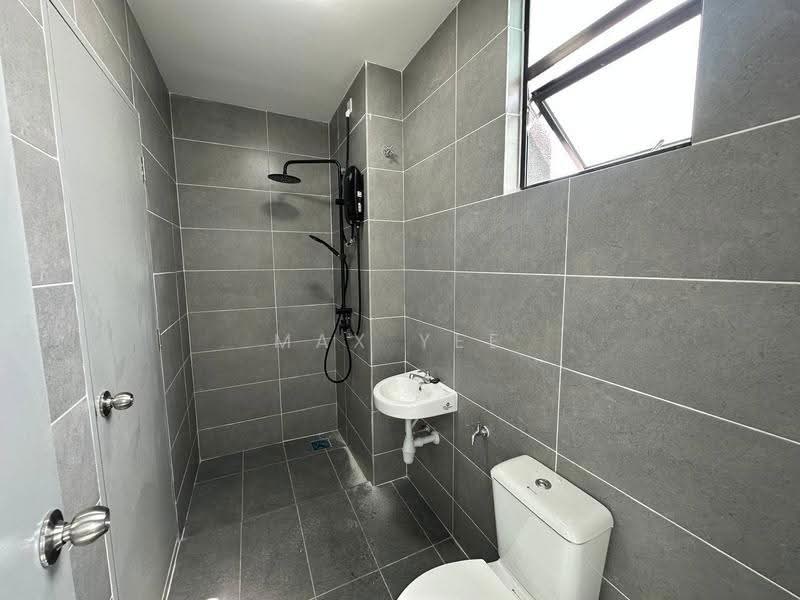 Rumah Teres 2-Tingkat untuk Disewa di Bandar Putra Kulai (Kulai) - Max Yee - Bathroom - PropertyGuru.com.my
