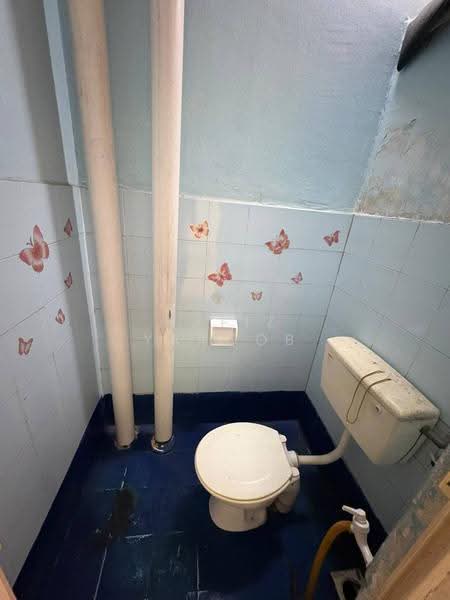 Flat for Sale at Taman Pendamar Indah 2 - Hafiz Yaacob - Bathroom - PropertyGuru.com.my