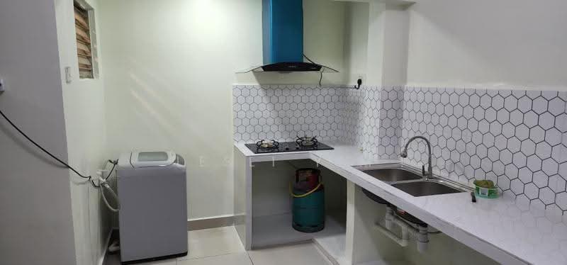 Pangsapuri untuk Disewa di Putra Suria Residence - Lesli Yim - Kitchen - PropertyGuru.com.my