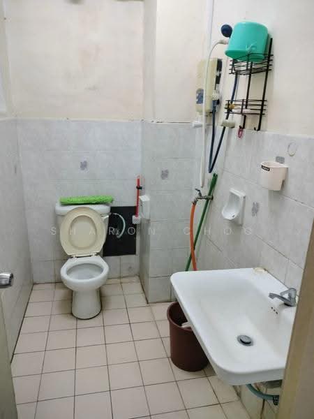 Condominium for Rent at Ridzuan Condominium - Sharon Choo - Bathroom - PropertyGuru.com.my
