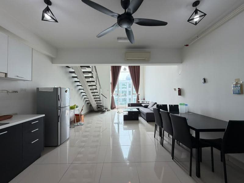 Kediaman Servis untuk Dijual di The Scott Garden SOHO - Leedeon Tan - Living Room - PropertyGuru.com.my