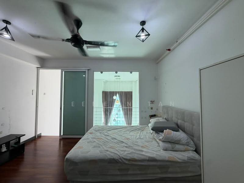 Kediaman Servis untuk Dijual di The Scott Garden SOHO - Leedeon Tan - Bedroom - PropertyGuru.com.my