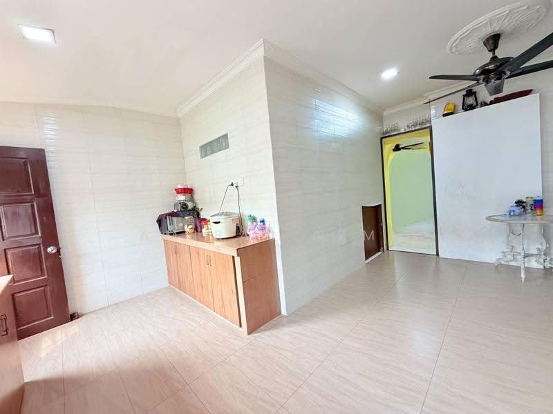 Rumah Teres 1-Tingkat untuk Dijual di Seksyen 24 (Shah Alam) - Amirah Azmi - Kitchen - PropertyGuru.com.my