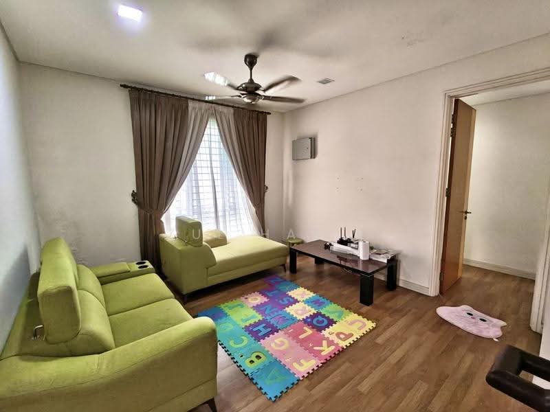 Zero-Lot Bungalow for Sale in Seksyen 4 (Shah Alam) - Zul Hasif - Living Room - PropertyGuru.com.my