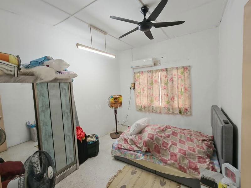 Rumah Teres 1-Tingkat untuk Dijual di Taman Malim Jaya (Bachang) - Tim Piong - Bedroom - PropertyGuru.com.my