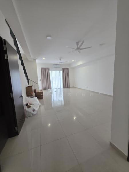 Rumah Teres 2-Tingkat untuk Disewa di Twentyfive7 (Tanjong Duabelas) - Mike Sing - Living Room - PropertyGuru.com.my