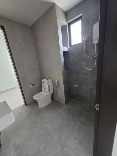 Rumah Teres 2-Tingkat untuk Disewa di Twentyfive7 (Tanjong Duabelas) - Mike Sing - Bathroom - PropertyGuru.com.my