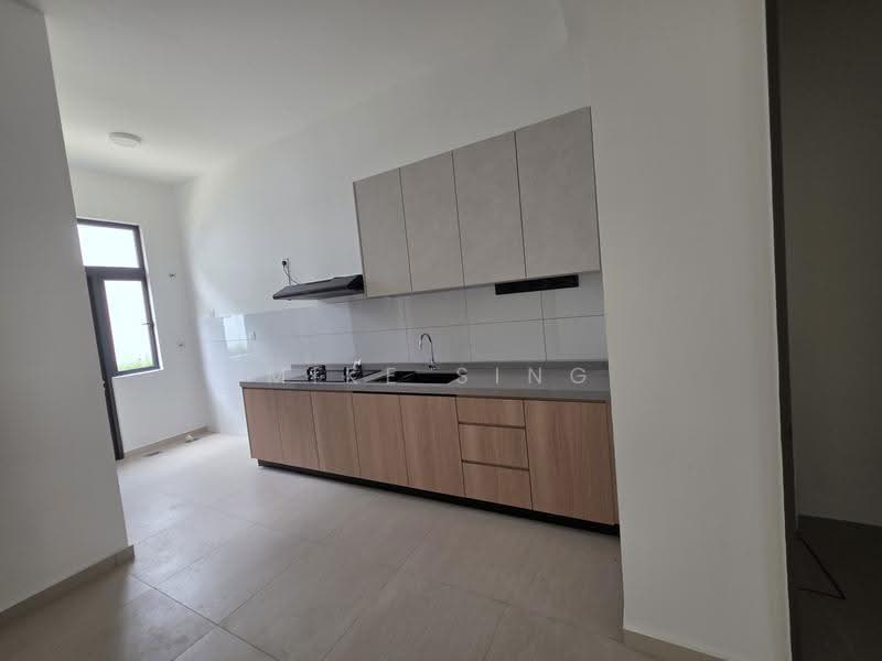 Rumah Teres 2-Tingkat untuk Disewa di Twentyfive7 (Tanjong Duabelas) - Mike Sing - Kitchen - PropertyGuru.com.my