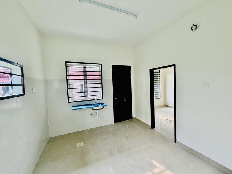 Rumah Berkembar untuk Dijual di Klang (Selangor) - Zimir Shah - Kitchen - PropertyGuru.com.my