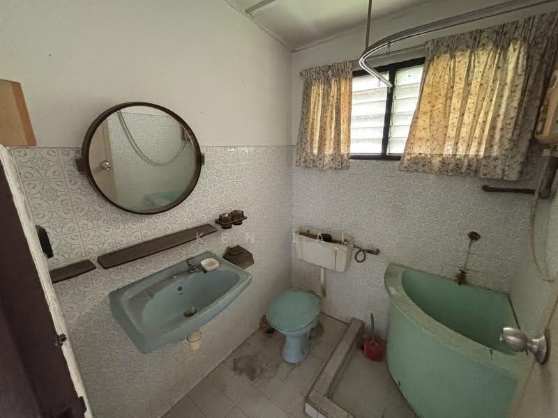 Bungalow House for Sale in Petaling Jaya (Selangor) - Ken Lai - Bathroom - PropertyGuru.com.my